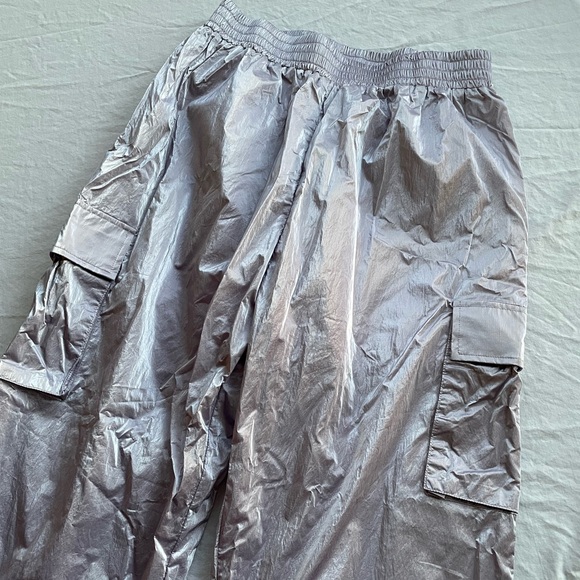 Forever 21 Metallic Purple Cargo Pants - Picture 4 of 4